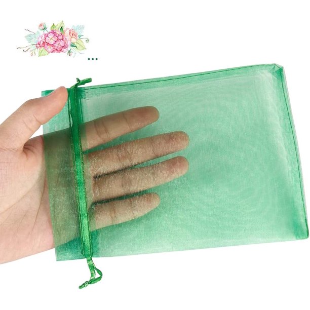 HRX Package 100pcs Large Organza Bags Green, 5x7 inch Mesh Drawstring Gift Bags Jewelry Pouches for Christmas Candy Party Favor Gift Small Bags